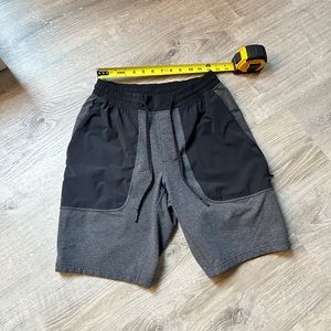Lululemon mens medium shorts. Measurements included in pictures